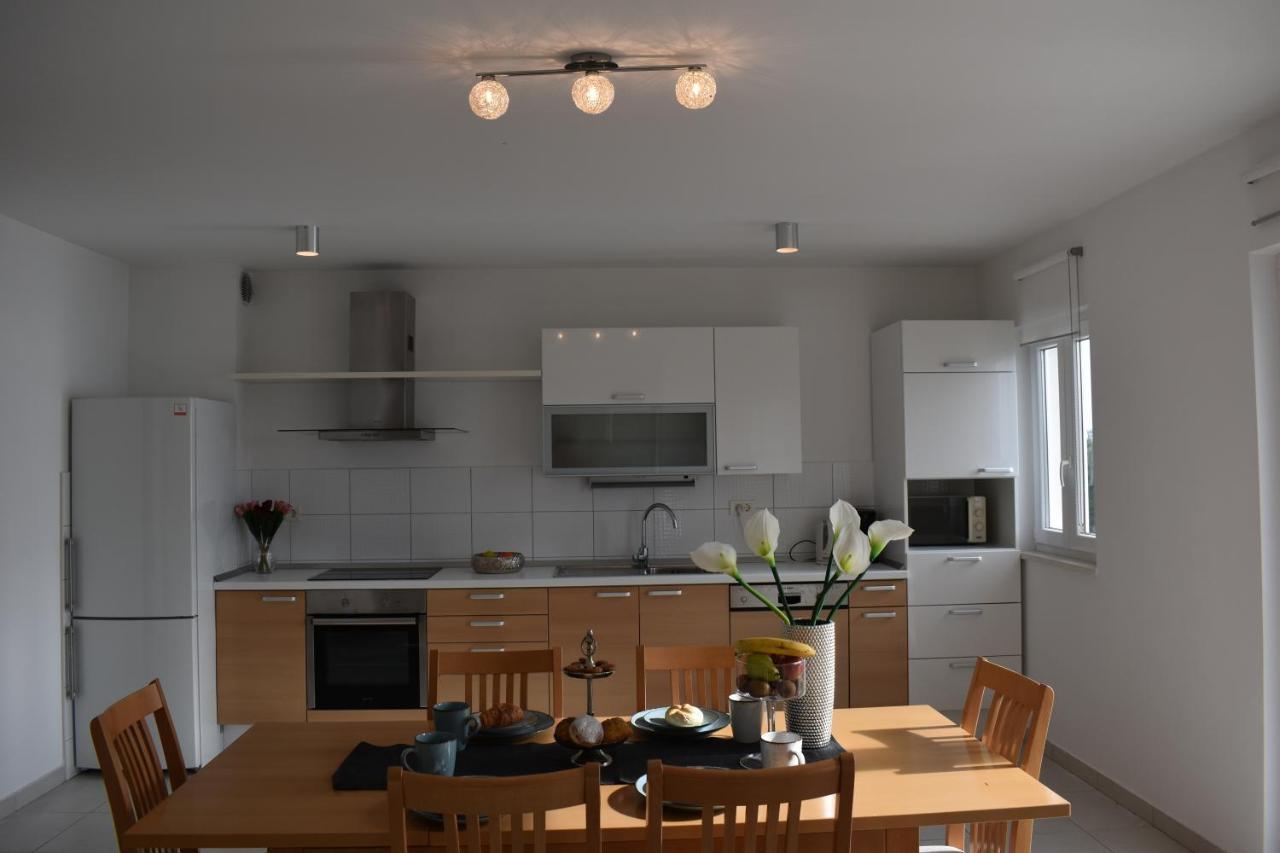 Apartments Villa Carica B&B Mimice Εξωτερικό φωτογραφία